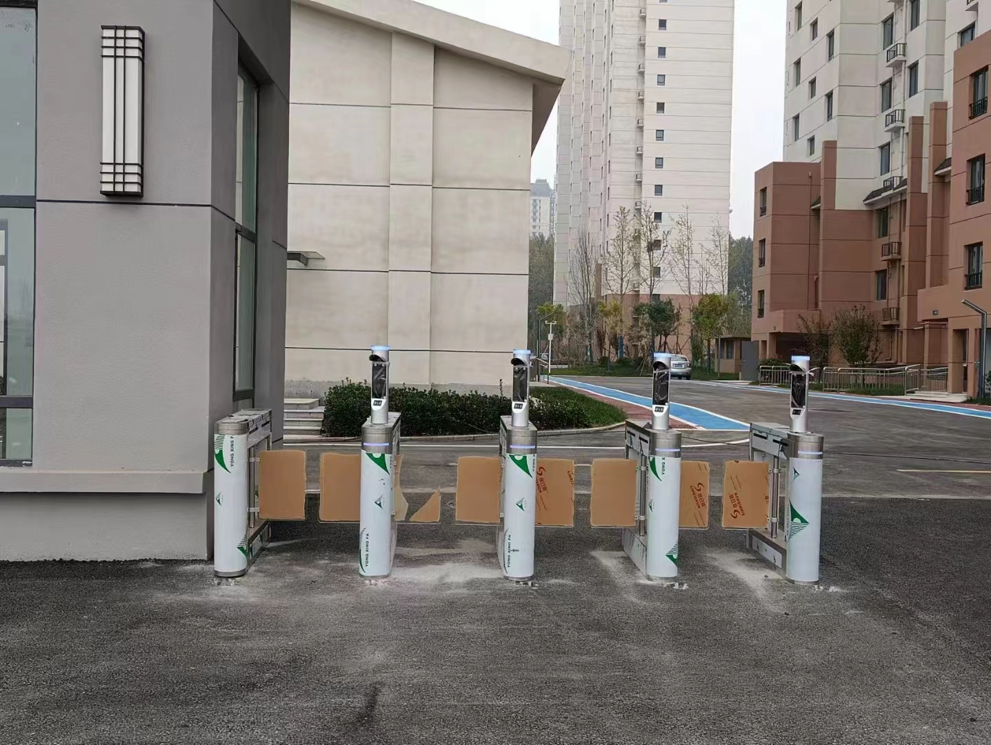 道閘、人行通道閘、校園人行通道、校園食堂人行通道、石家莊人行通道閘安裝就選河北智控科技有限公司